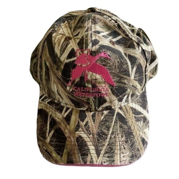 Mossy Oak Accessories - NWT Mossy Oak California Waterfowl Camo Ladies Hat